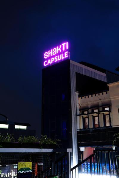 Hotel Shakti Capsule Bandung Exterior photo
